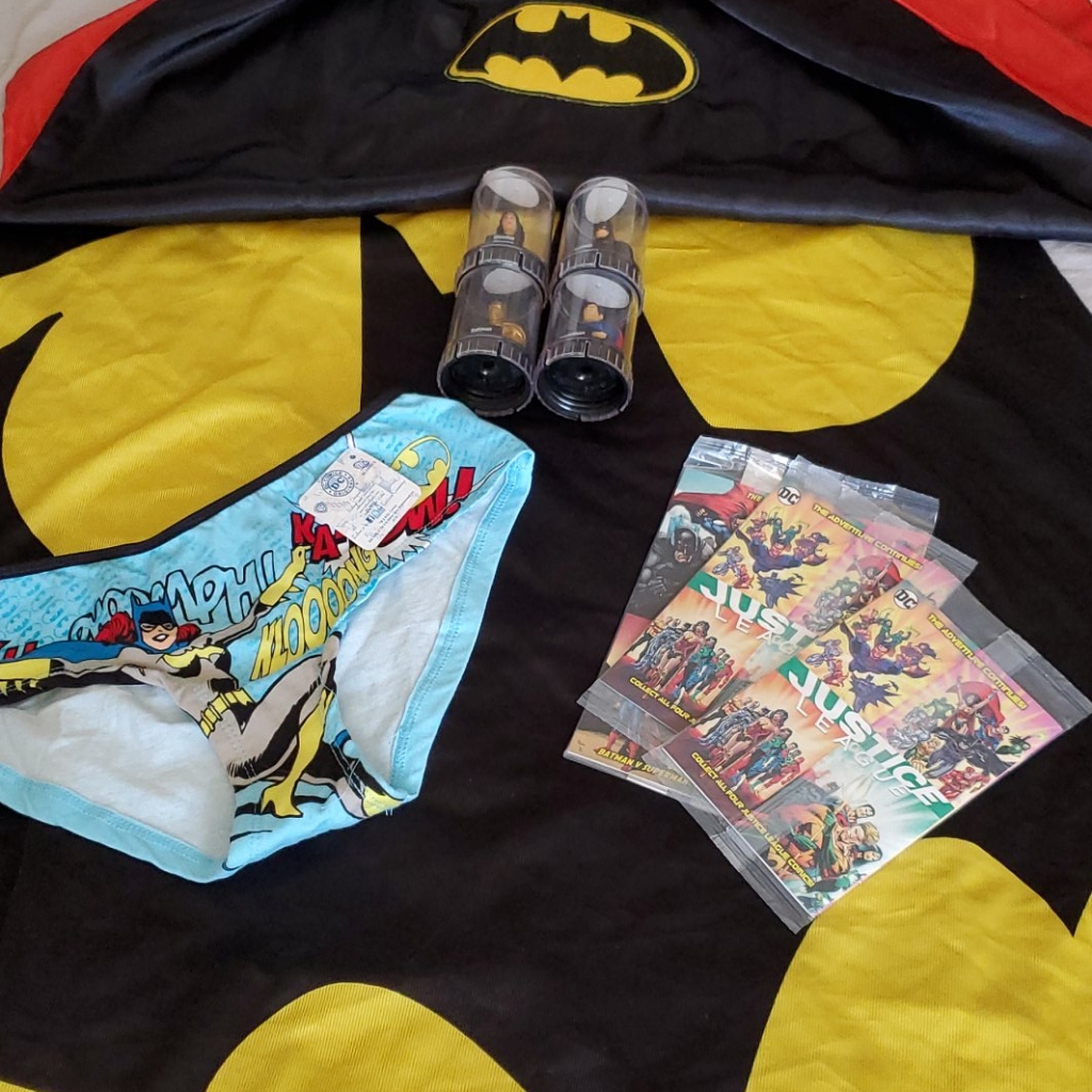 10 Piece BatmanBatgirl Bundle